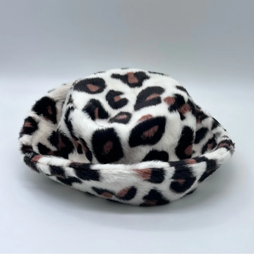 Women’s Leopard Print Bucket Hat Fuzzy Faux Fur Hat Cap Winter Warm Cap